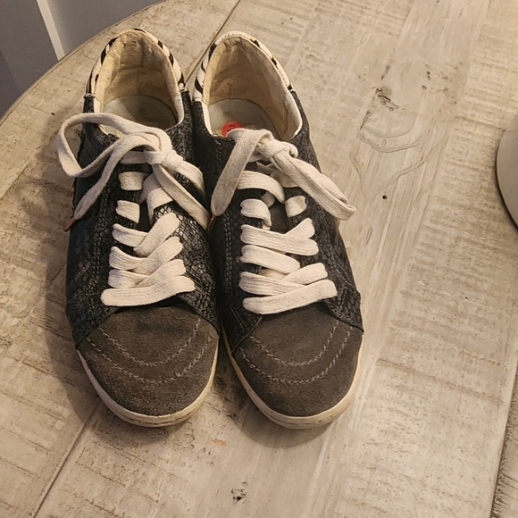Dolce Vita Sneakers Zebra Size 6.5 - Picture 3 of 5